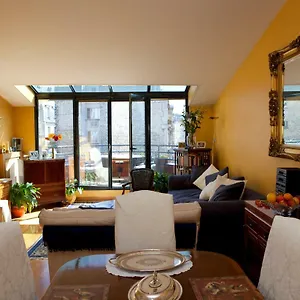 52 Clichy - D'hôtes , Paris France