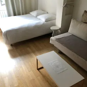 Des Iris , Paris France